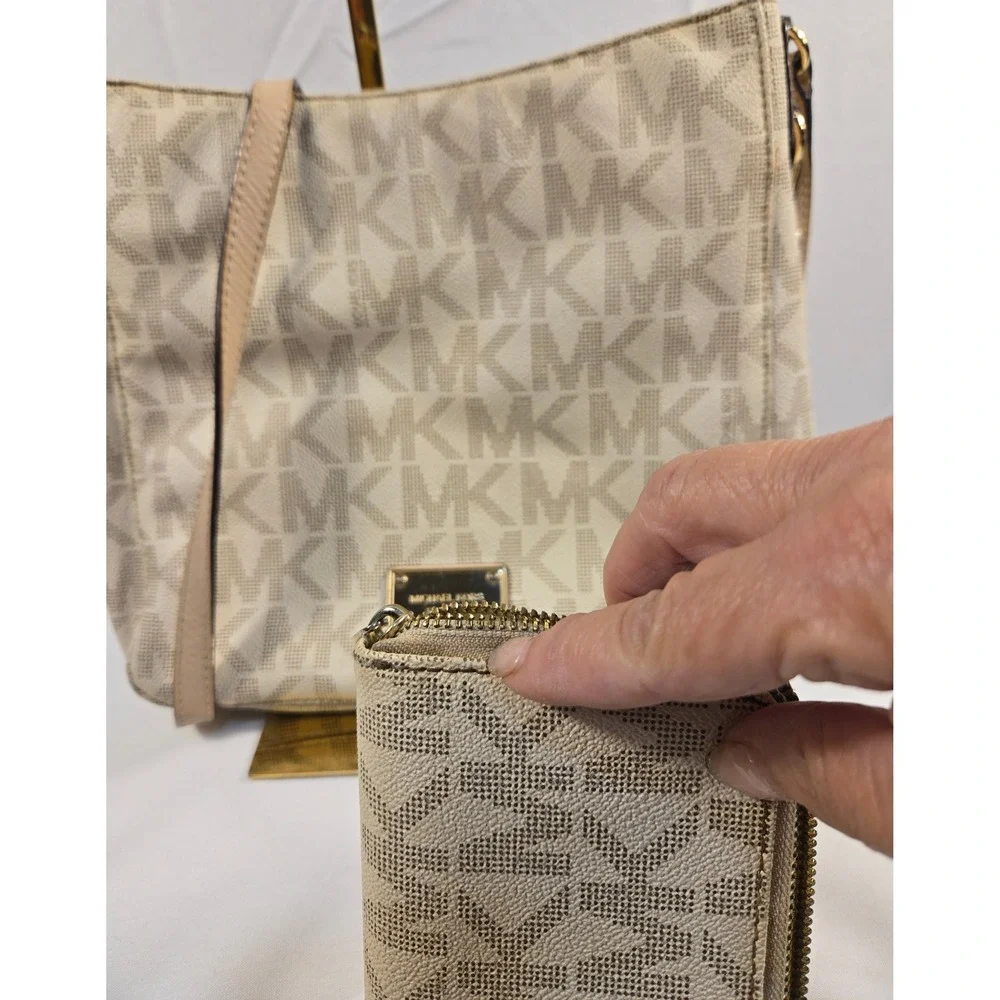Vtg. Michael Kors Vanilla Signature Logo Crossbody Bag & Zip Wallet Set NS-1501